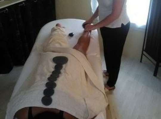 Massage pierre chaudes à Marquixanes